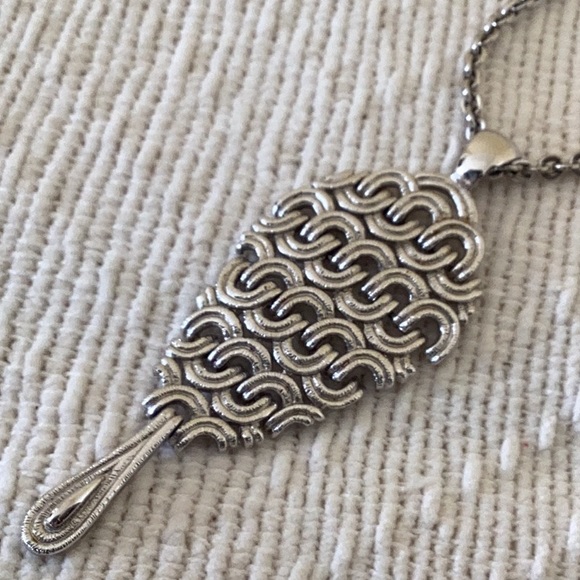 Vintage Monet Necklace - Picture 3 of 10